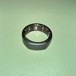 Size 10 Oura Heritage Stealth ring